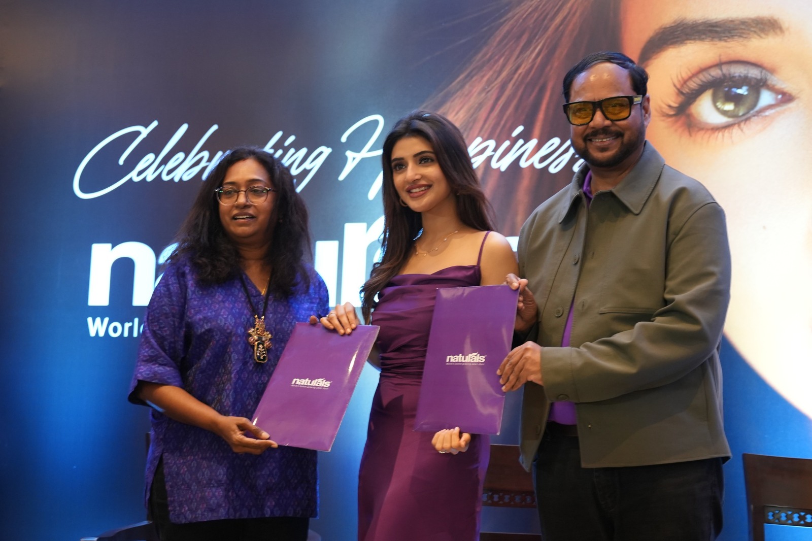 நாடெங்கிலும் 1000 தொழில்முனைவோர்களை உருவாக்குவது என்ற இலக்கை நோக்கி முன்னேறும் நேச்சுரல்ஸ் சலூன் அதன் பிராண்டு தூதராக திரைப்பட நடிகை ஸ்ரீலீலாவை நியமனம்